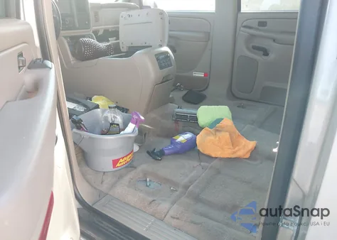 2005 Chevrolet Suburban 1500 Lt z USA, uszkodzony, nr VIN 3GNEC16Z35G218324